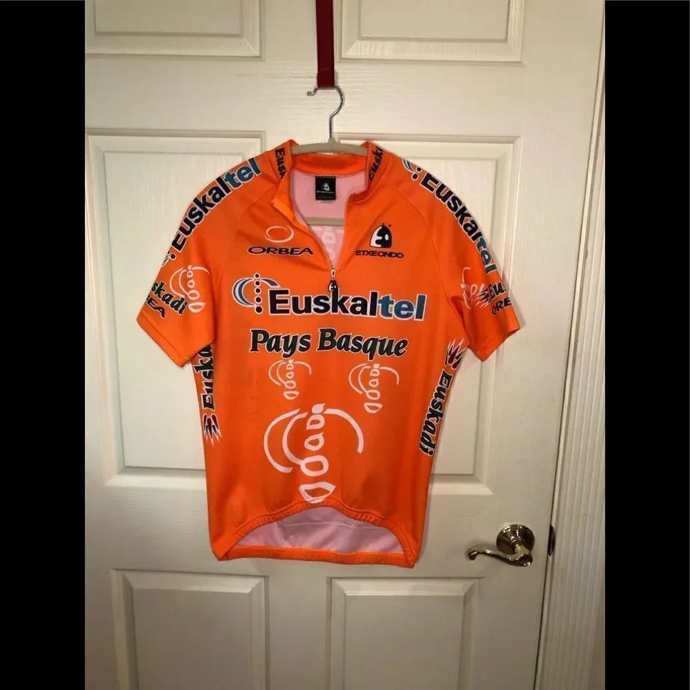 Etxeondo cycling shirt